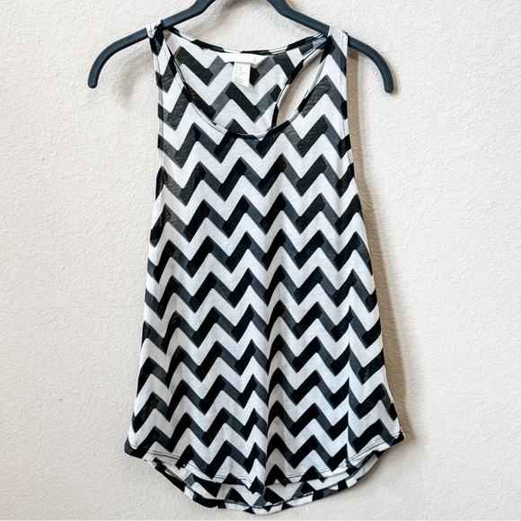 H&M Conscious Black and White Chevron Top - Picture 1 of 5